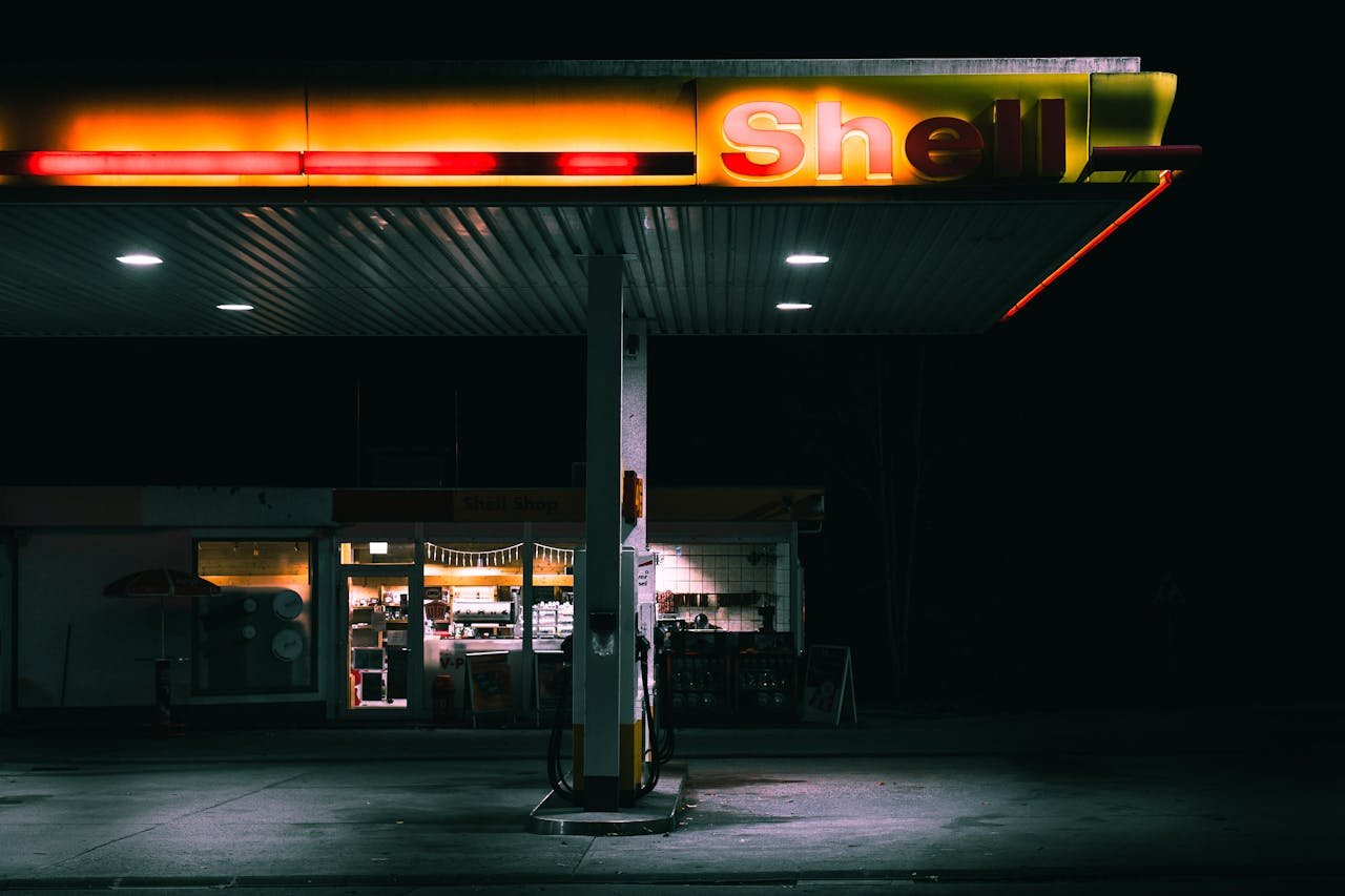 Shallow Focus Photo of Shell Gas Station